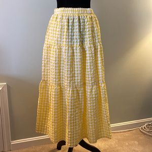 NWOT. Sz. Small. Old Navy tiered yellow gingham skirt.